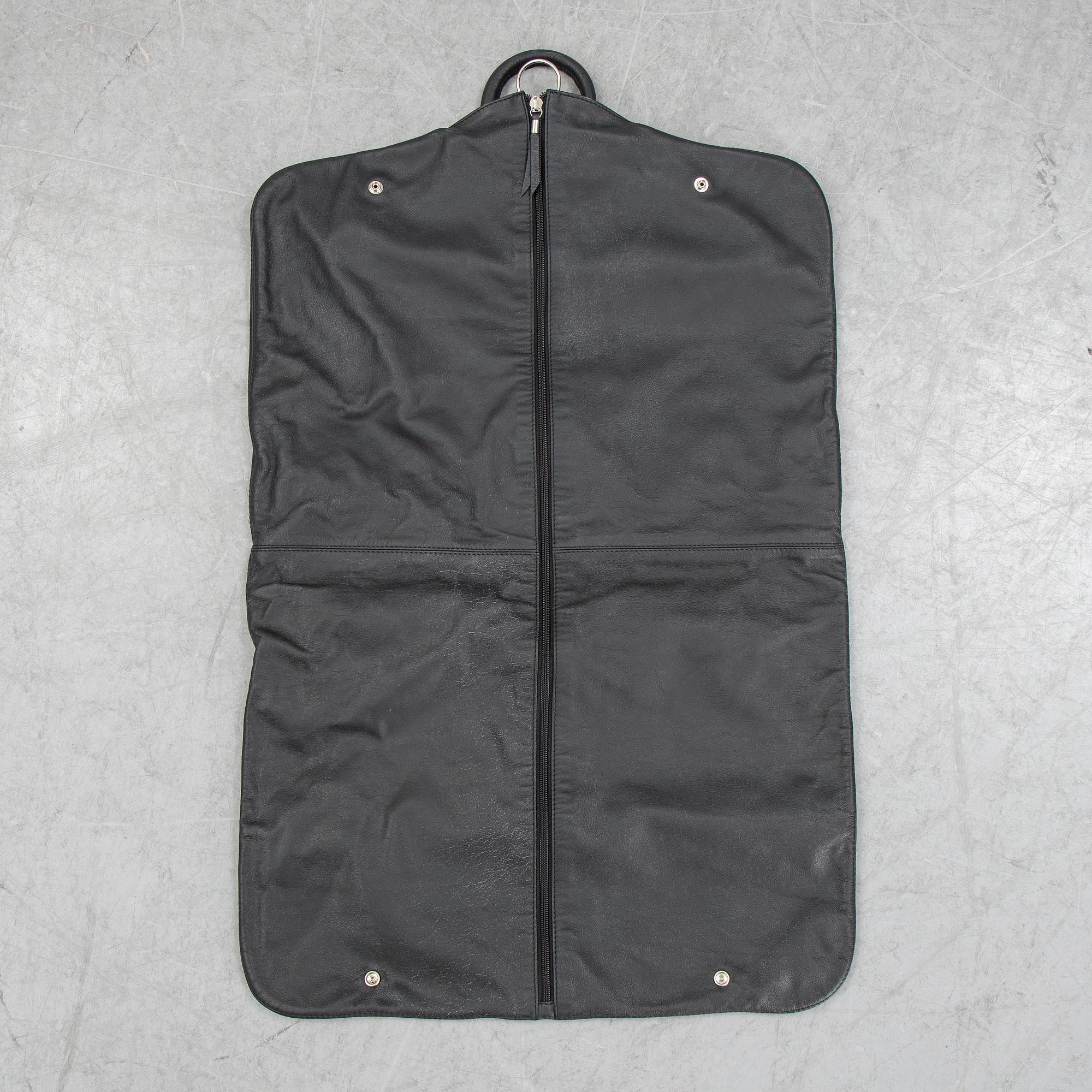 Five brack leather bags from Schedoni, Italy. For Ferrari 456.