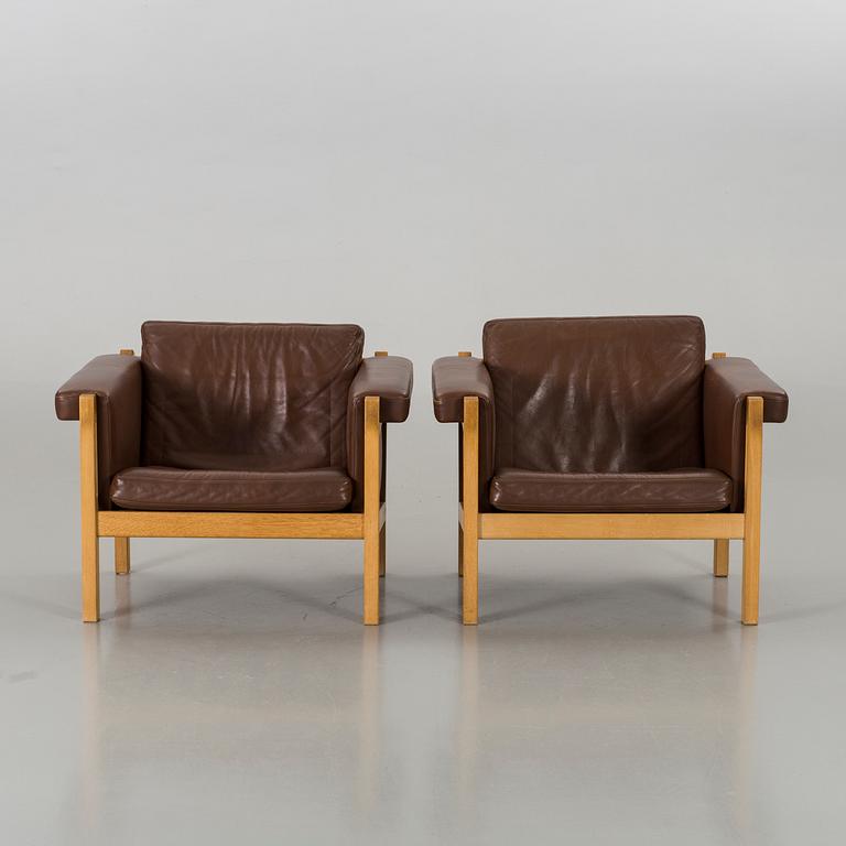 HANS J WEGNER, a pair of armchairs Getama late 20th century.