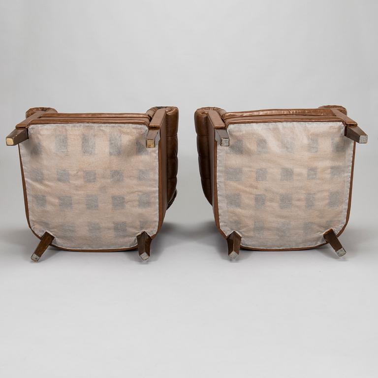 A pair of 1920s armchair.