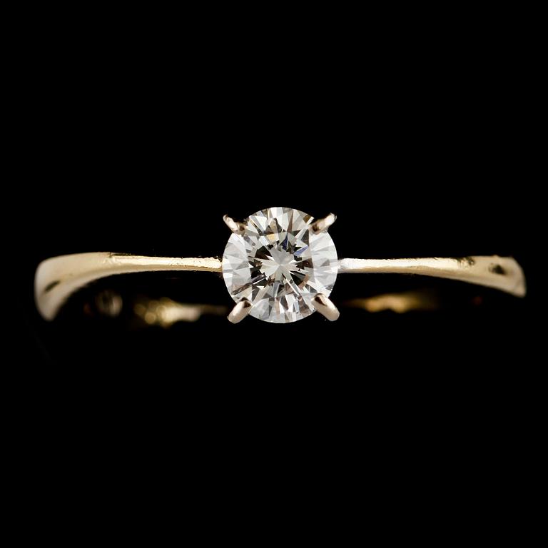 RING, 18k vitguld och rödguld med briljantslipad diamant ca 0.4 ct, 2000-tal. Vikt 4 g.
