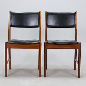 Pertti Salmi, a 1970s 'Samuel' dining table and eight 'Simeon' chairs for Vaara Tuotanto, Kaluste-Yhtymä, Finland.