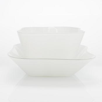 Alvar Aalto, glasskulptur, 2 delar av "Aalto-blomman", signerad Alvar Aalto Iittala. 1950-tal.