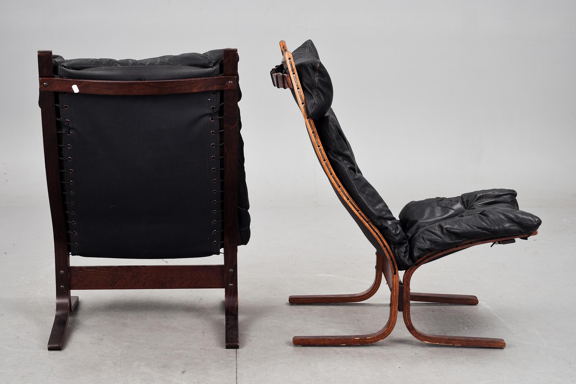 FÅTÖLJER med FOTPALL, ett par, Ingmar Relling, Westnofa Furniture, Norge. 1970-tal.