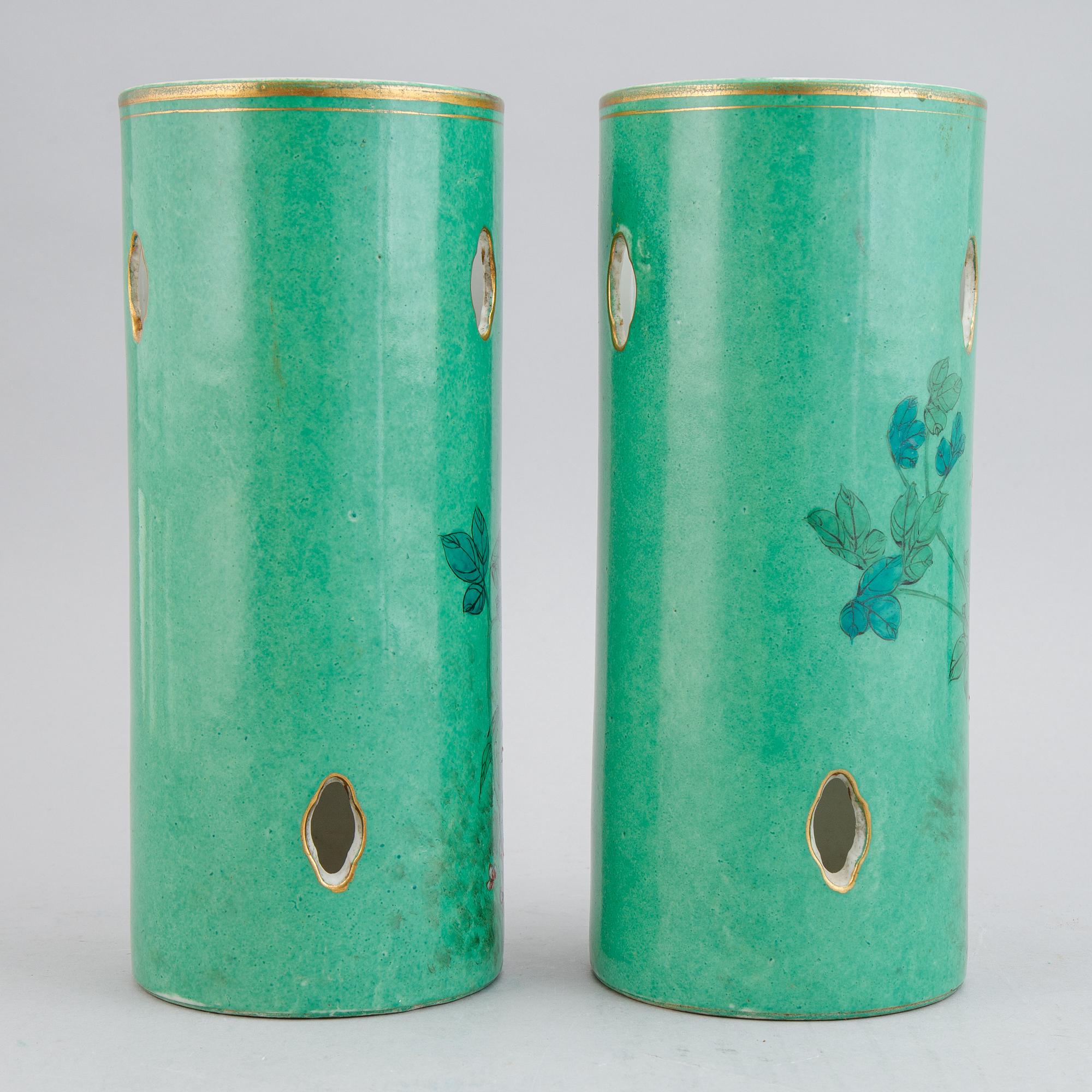 A pair of Chinese famille rose hat stands, 20th century.