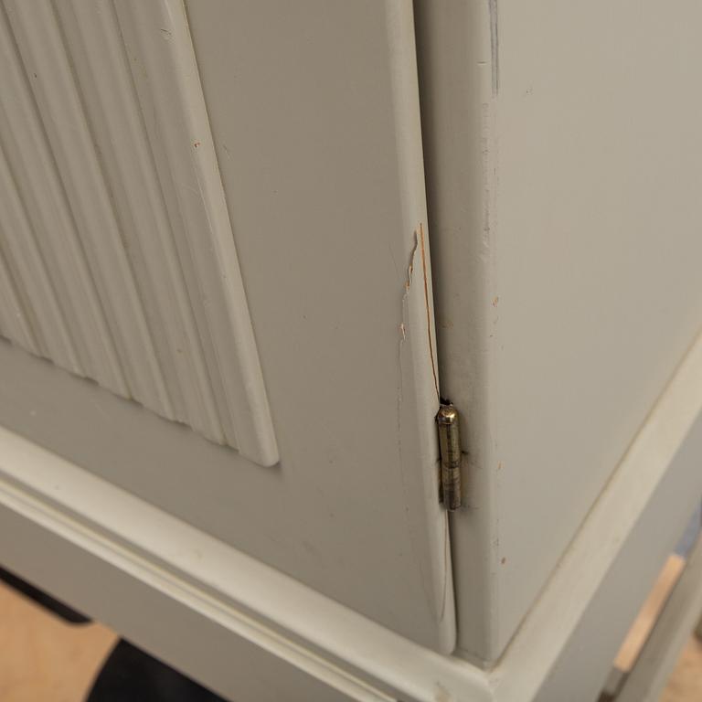 A cabinet, Svensk Fur.