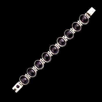 ARMBAND, sterlingsilver, samt 9 ametister.