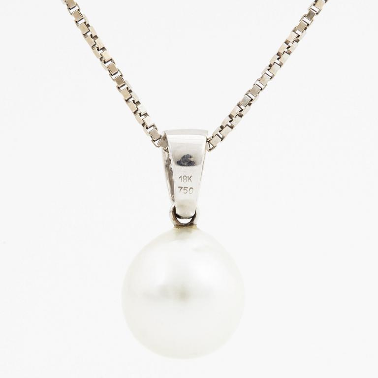 Pendant and earrings, cultured South sea pearls, small brilliant-cut diamonds, with white gold chain.