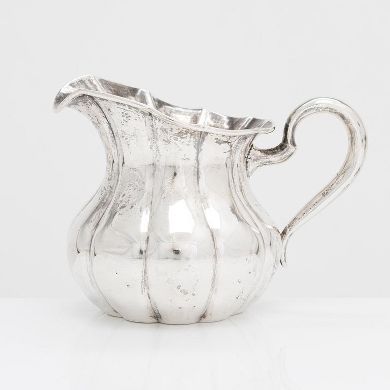 Johan Heinoin, mjölkkanna, silver, S:t Petersburg 1872.