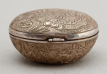 DOSA, silver, sign, Kina. Vikt ca 94 g.