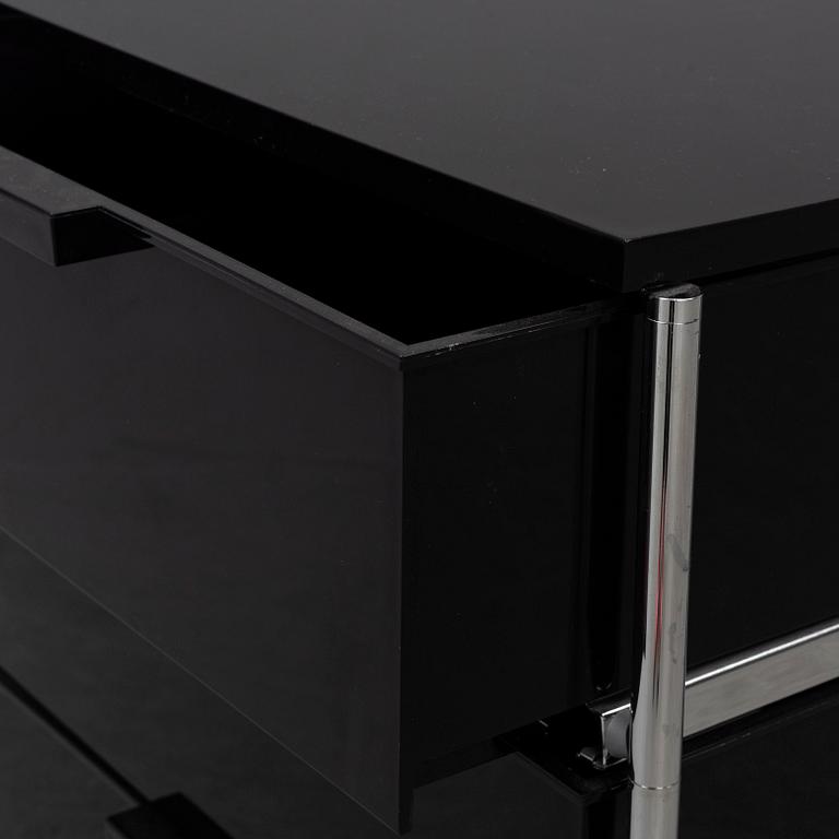 ANTONIO CITTERIO & OLIVER LÖW, a 'Mobil" container for Kartell.