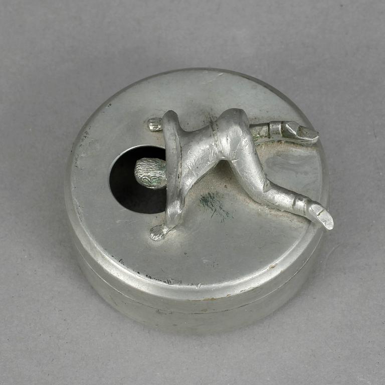 MANSCHETTKNAPPSASK, tenn, Widerholm & Dahlberg, Eskilstuna. 1930/40-tal.