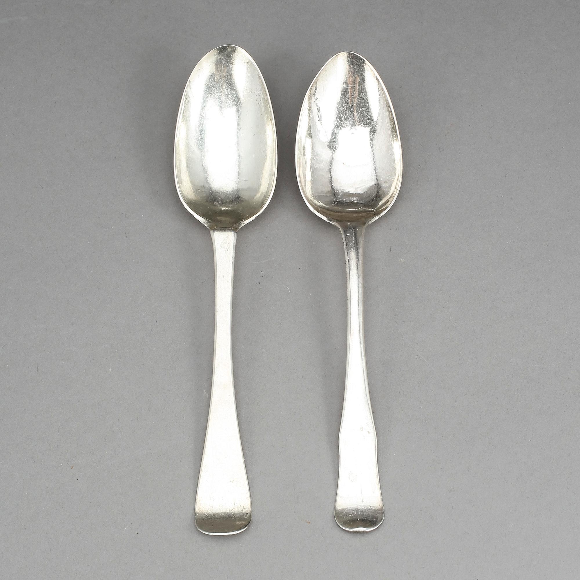 MATSKEDAR, 2 st snarlika, Lucas van der Hagen, Stockholm 1742 och 1743. 92 gram.