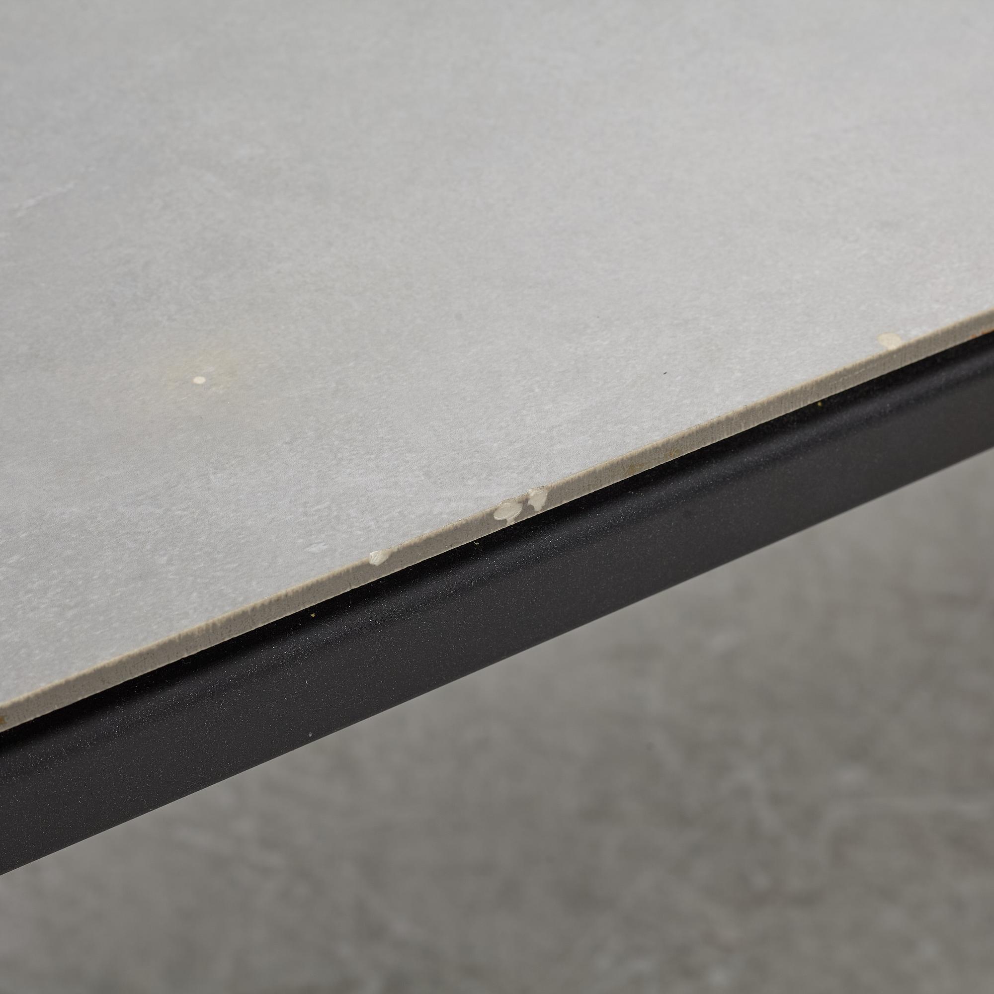 Matbord, Vipp, samtida.