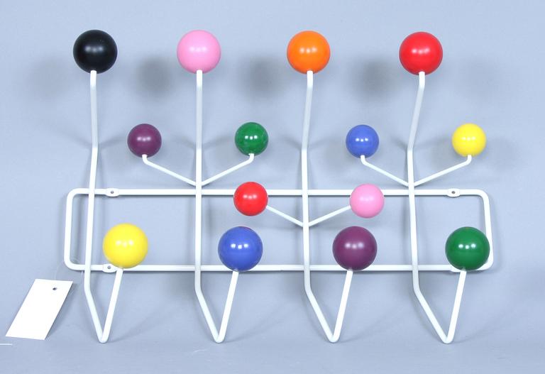 KLÄDHÄNGARE, kopia efter "Hang it all", Charles & Ray Eames, 2000-tal.