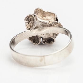 A silver ring and necklace. Martti Viikinniemi, Heinola 1972.