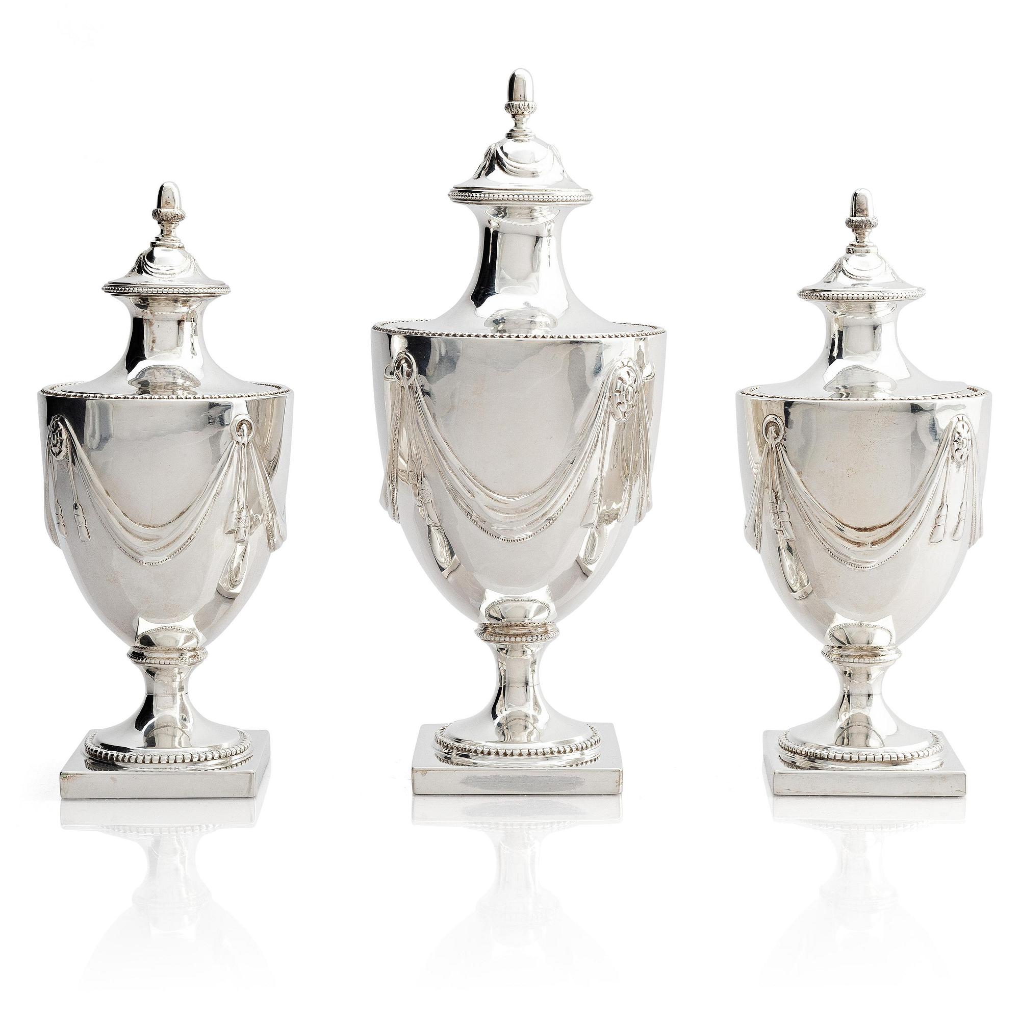 Bordsgarnityr, 3 delar, silver, troligen George Gray, London, England, 1787.