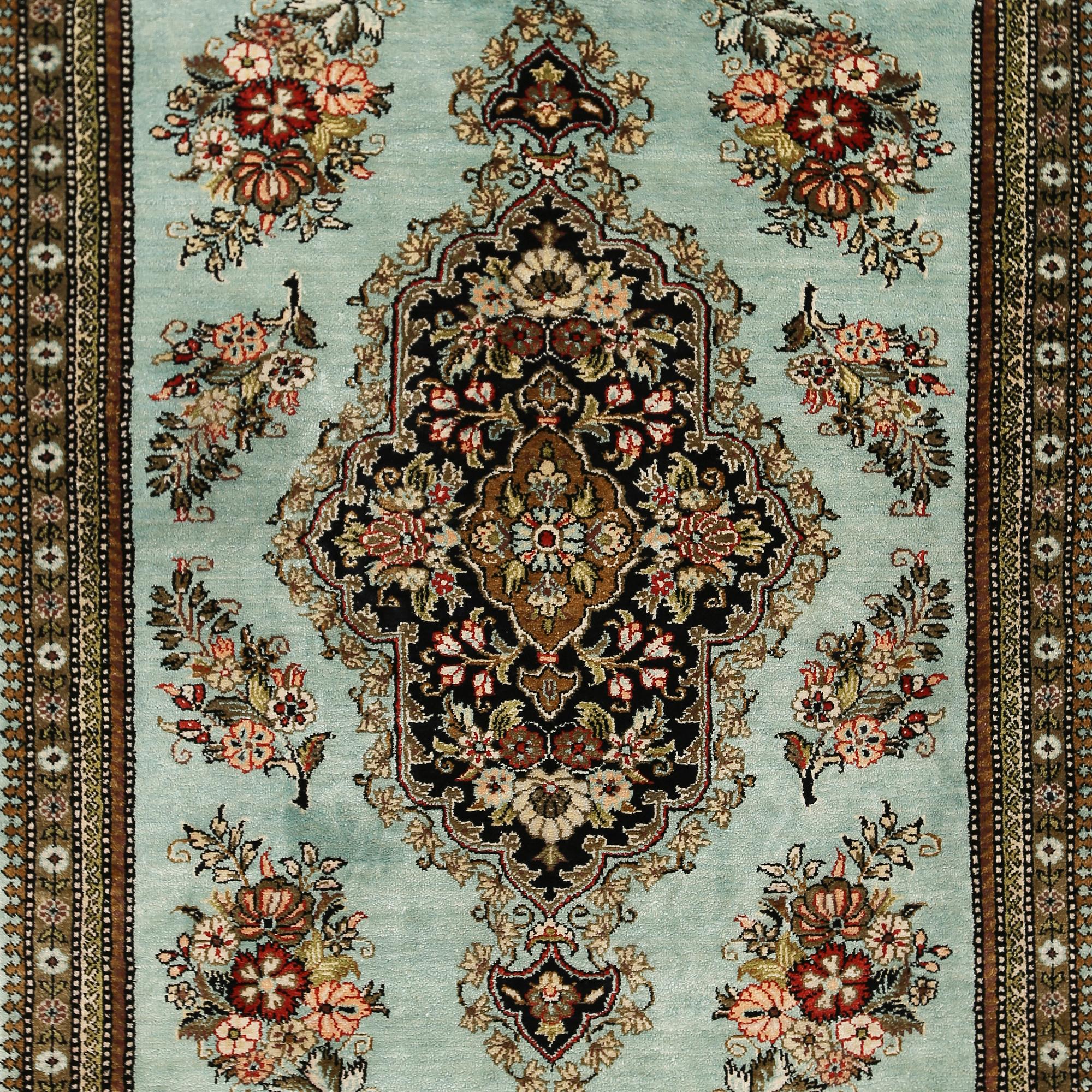 MATTA, Isfahan, old, silke. Ca 76 x 60 cm.