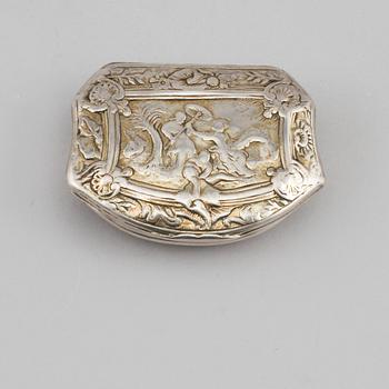 DOSA, silver, rokoko, omkring 1700-talets mitt, vikt 84 gram.
