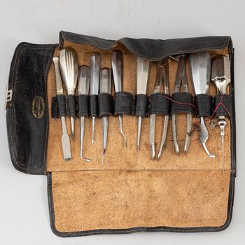 11 pieces of dentist's steel tools, 20th century.