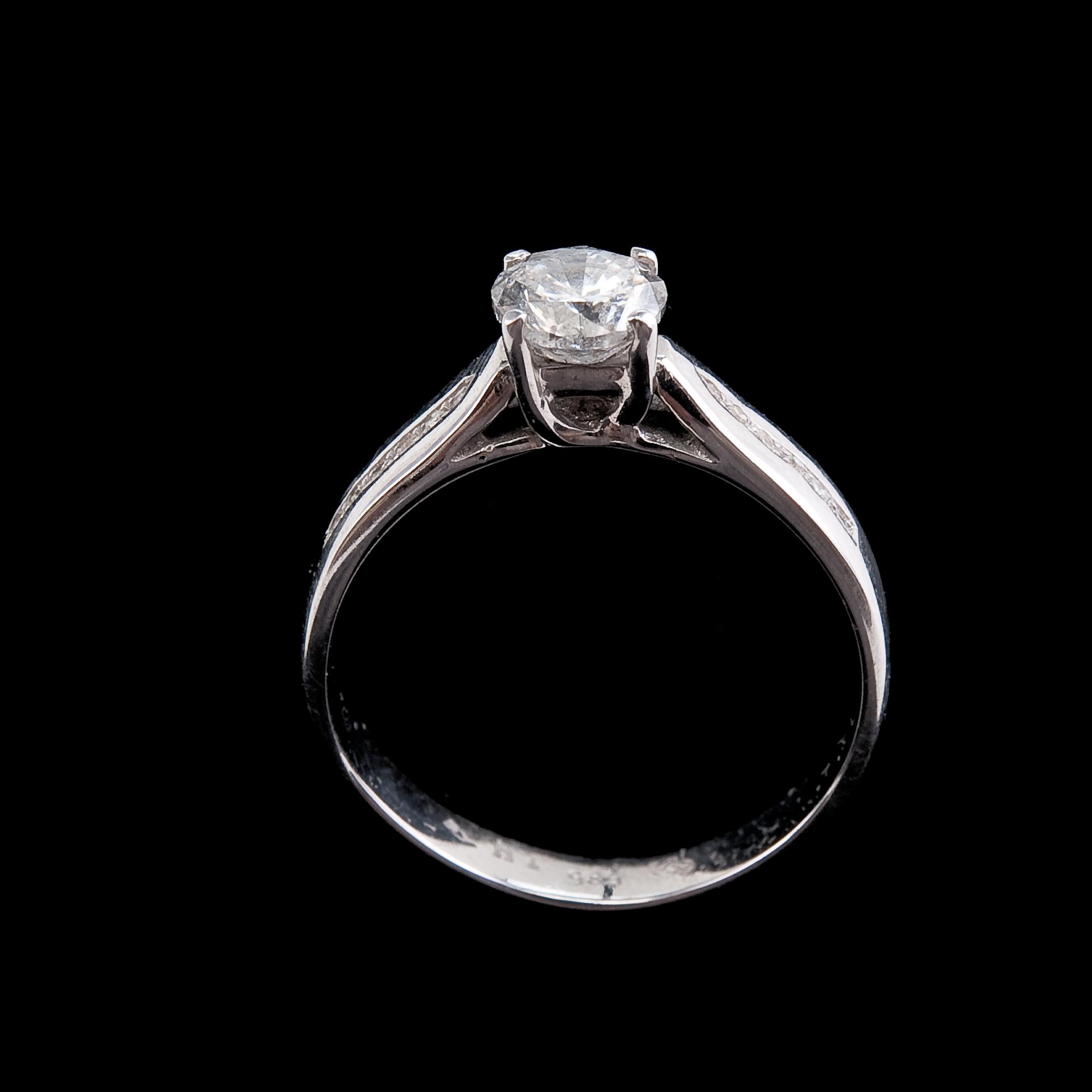 RING, briljantslipad diamant ca 0.70 ct H/p2.