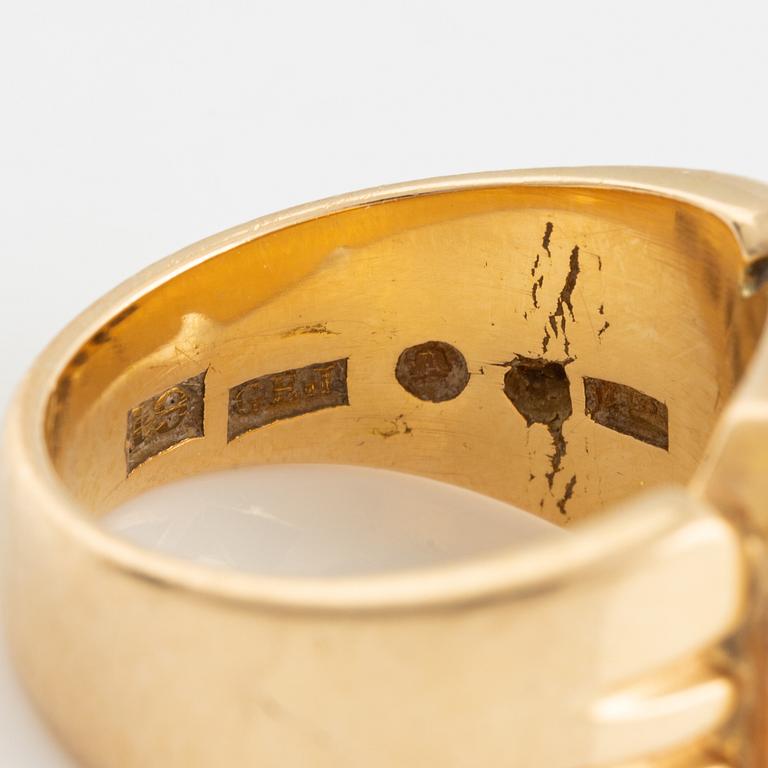 Ring, 18K guld, med monogram.