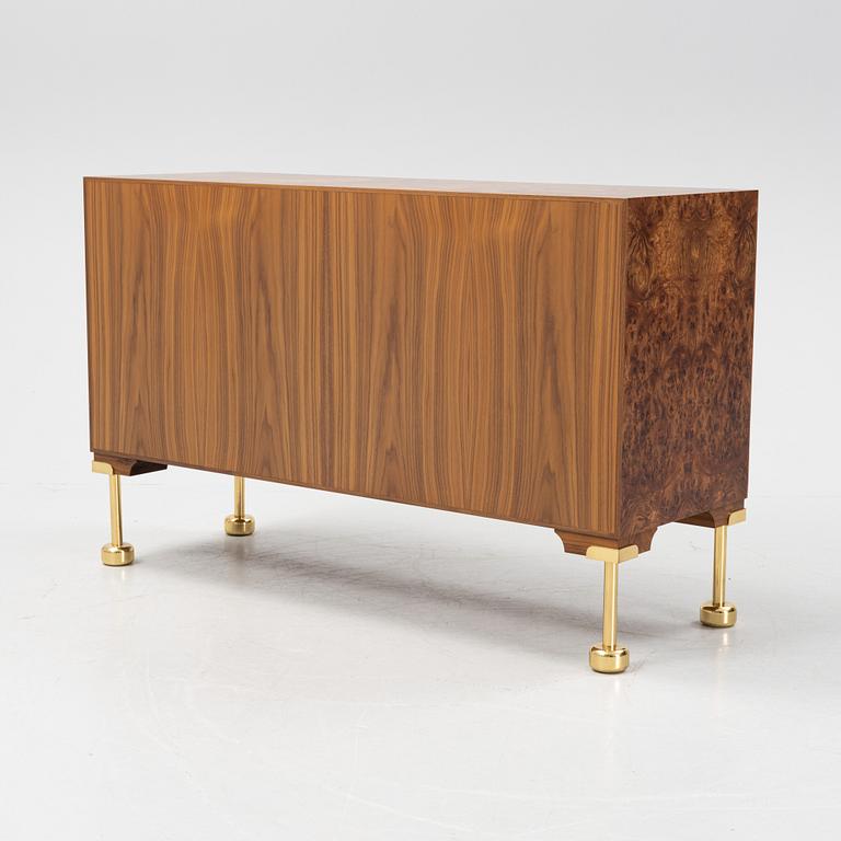 Josef Frank, Tyresöbyrån modell 2170 Firma Svenskt Tenn, formgiven 1954, tillverkad efter 1985.