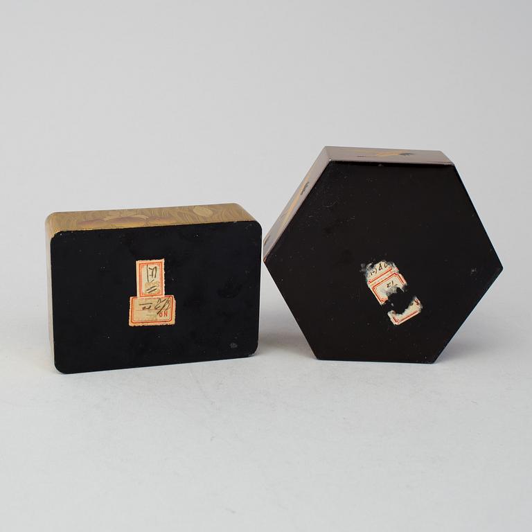 Two Japanese lacqured boxes with covers, early 20th Century.