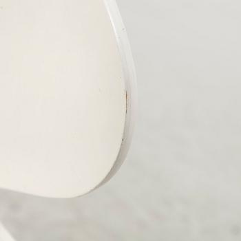 Arne Jacobsen, stolar, ett par, "Myran", Fritz Hansen, Danmark.