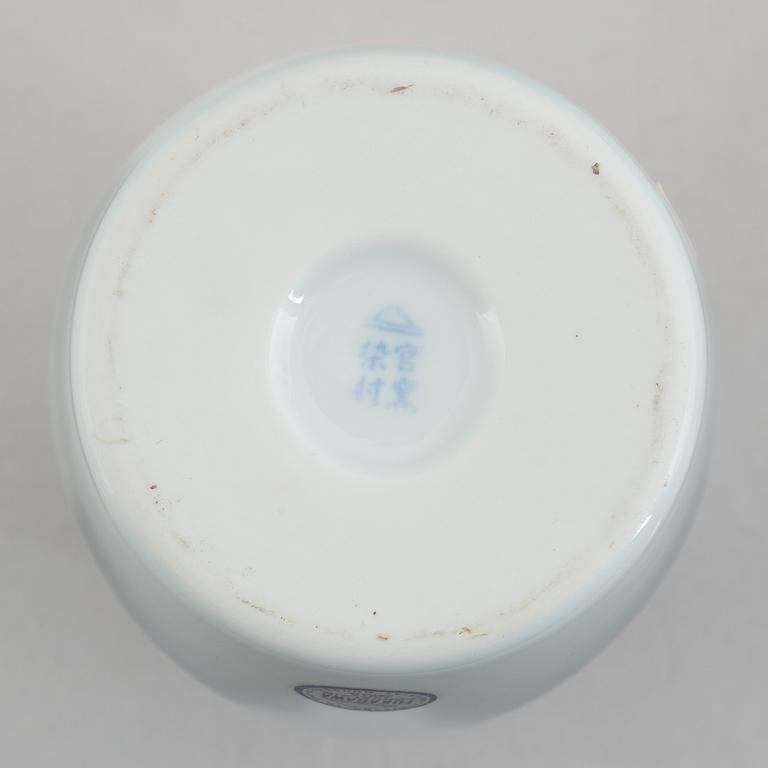 Three porcelain vases, Fukagawa porcelain Manufacturing Company, Japan, second half of the 20th century.