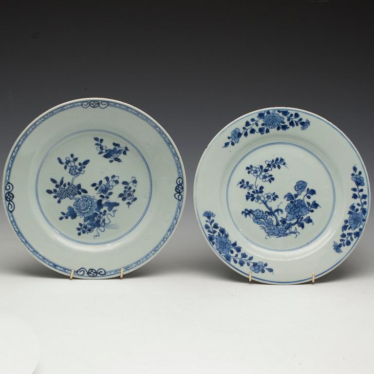 TALLRIKAR 4 st, porslin, Kina, Qianlong (1736-1795).