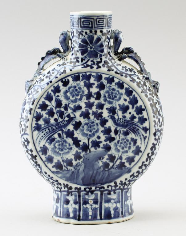 PILGRIMSKRUS, porslin, Kina, sannolikt 1800-tal.