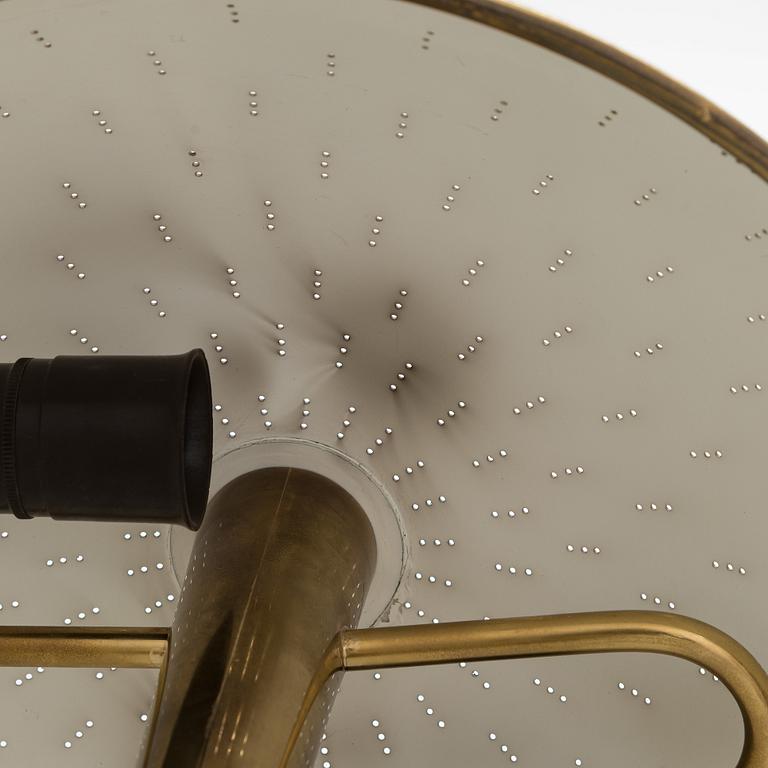 Paavo Tynell, pöytävalaisinpari, malli 5061, Idman 1900-luvun puoliväli.