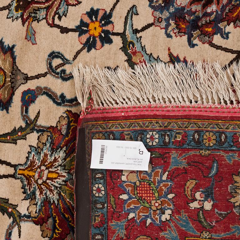 MATTA, sannolikt old, Ghom, part silk, ca 354 X 236 cm.