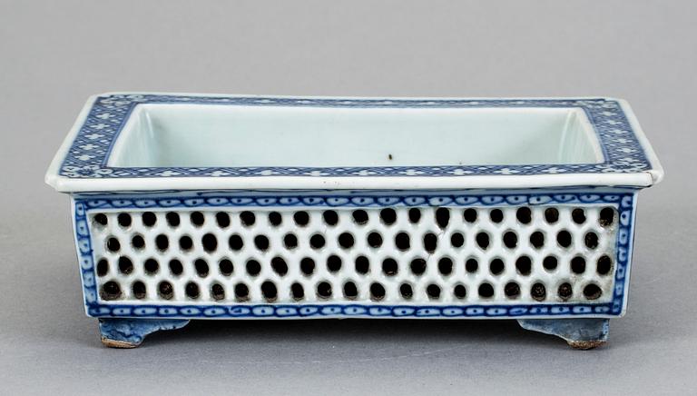 NARCISSKÅL, porslin, Kina, 1800-tal.