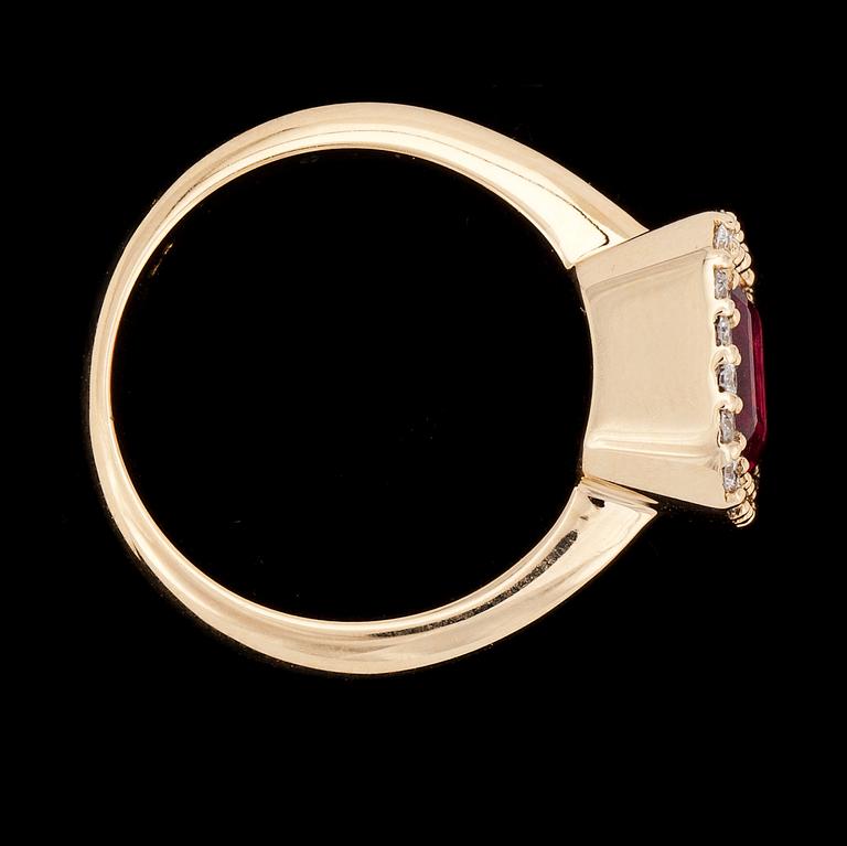 RING, step cut rubellite and brilliant cut diamonds, tot. 0.34 cts.