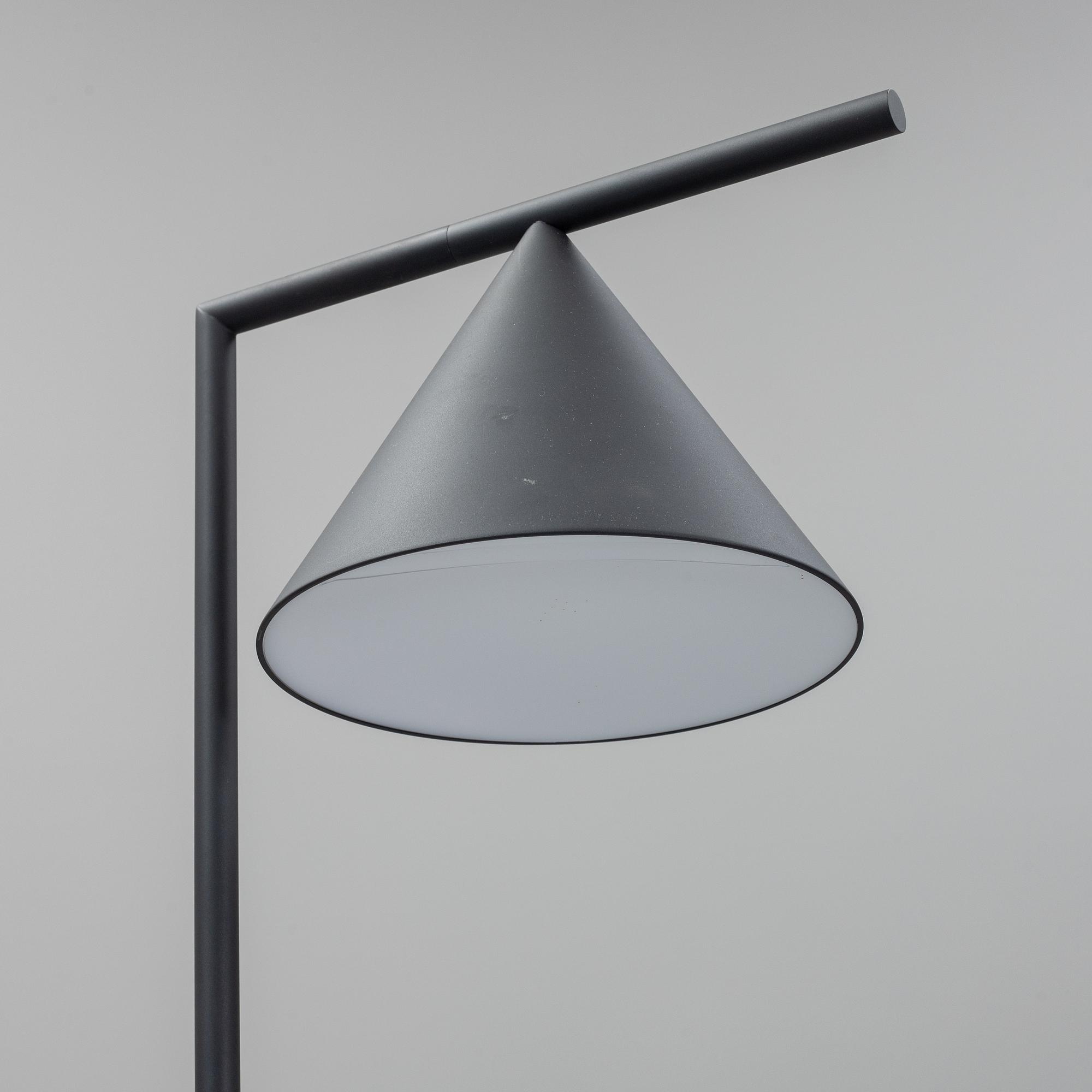Michael Anastassiades, a 'Captain Flint' floor ight, Flos, Italy.