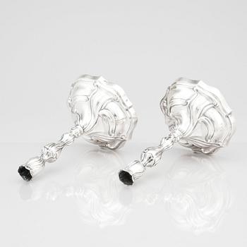 Johann Balthasar Heckenauer, ljusstakar, ett par, silver, Augsburg (1775-1777). Rokoko.