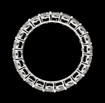 ALLIANSRING, briljantslipade diamanter, tot. ca 2.10 ct.