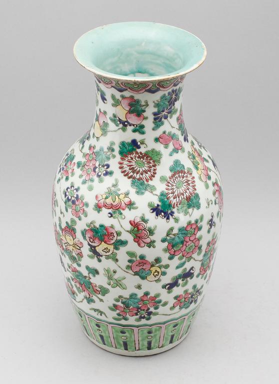 VAS, porslin, Kina, sannolikt 1800-tal.