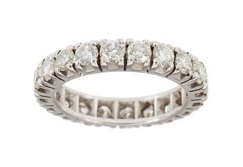 678. ALLIANSRING, briljantslipade diamanter, tot. ca 2.50 ct.
