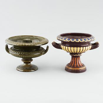 Two majolica garden urns, late 19th century.