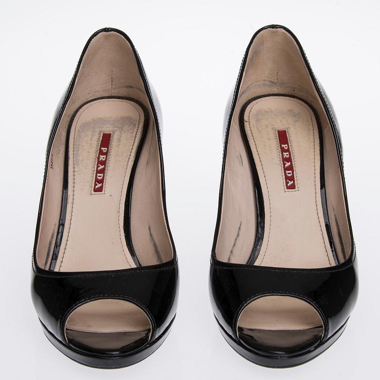 SKOR, Prada.