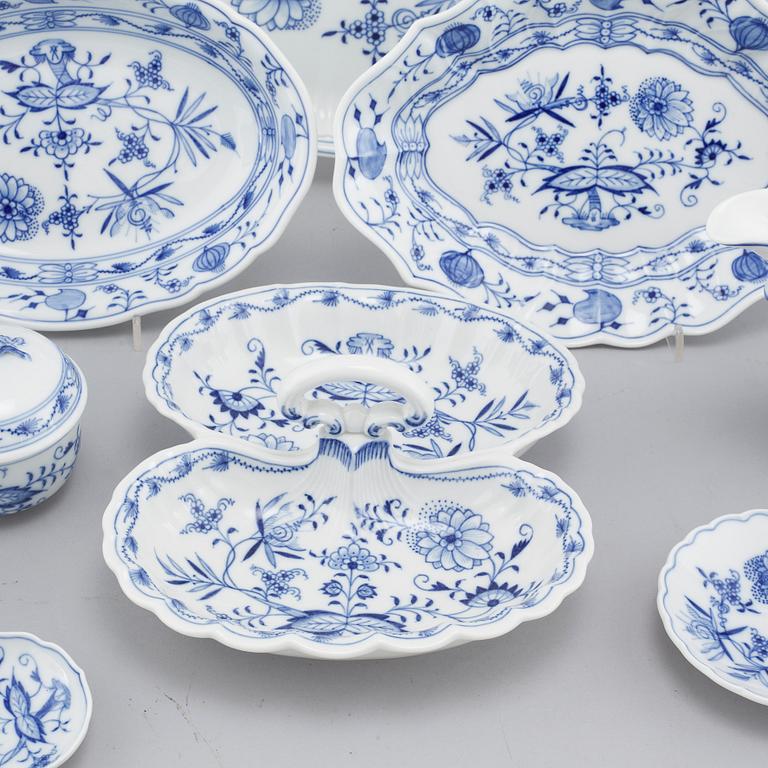 55 pieces of "Blue Onion/Zwiebelmunster" porcelain tableware, by Meissen, 20th century.