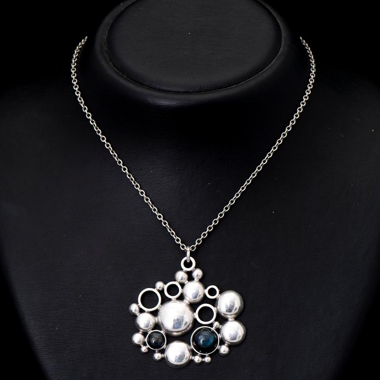 A BÖRJE RAJALIN PENDANT, cabochon cut spectrolites, silver. Kalevala Koru 1982.