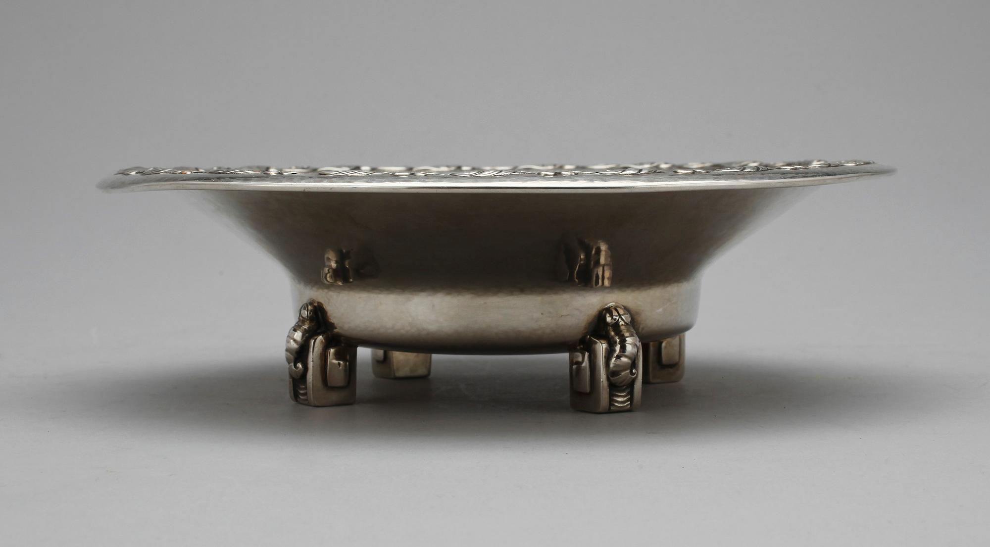 SKÅLFAT, silver, 1900-talets början. Total vikt ca 340 g.