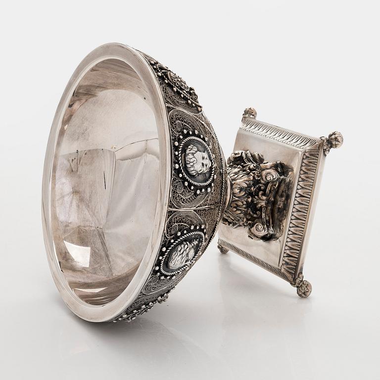 Skål på fot, silver, Spanien, efter 1934.