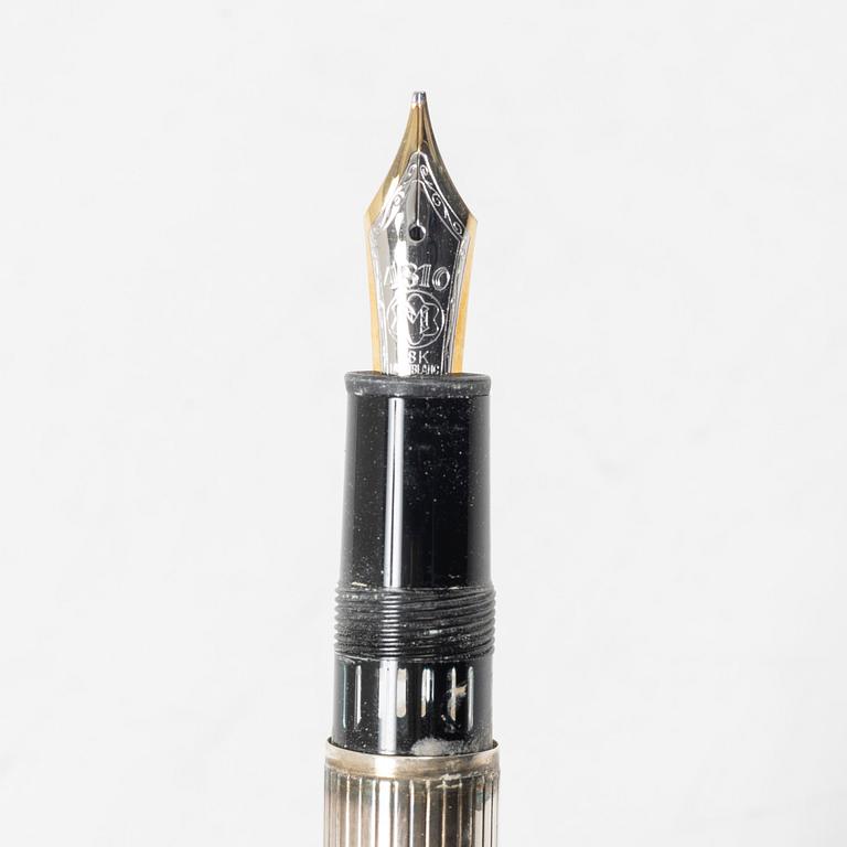 Fountain pen, Mont Blanc.