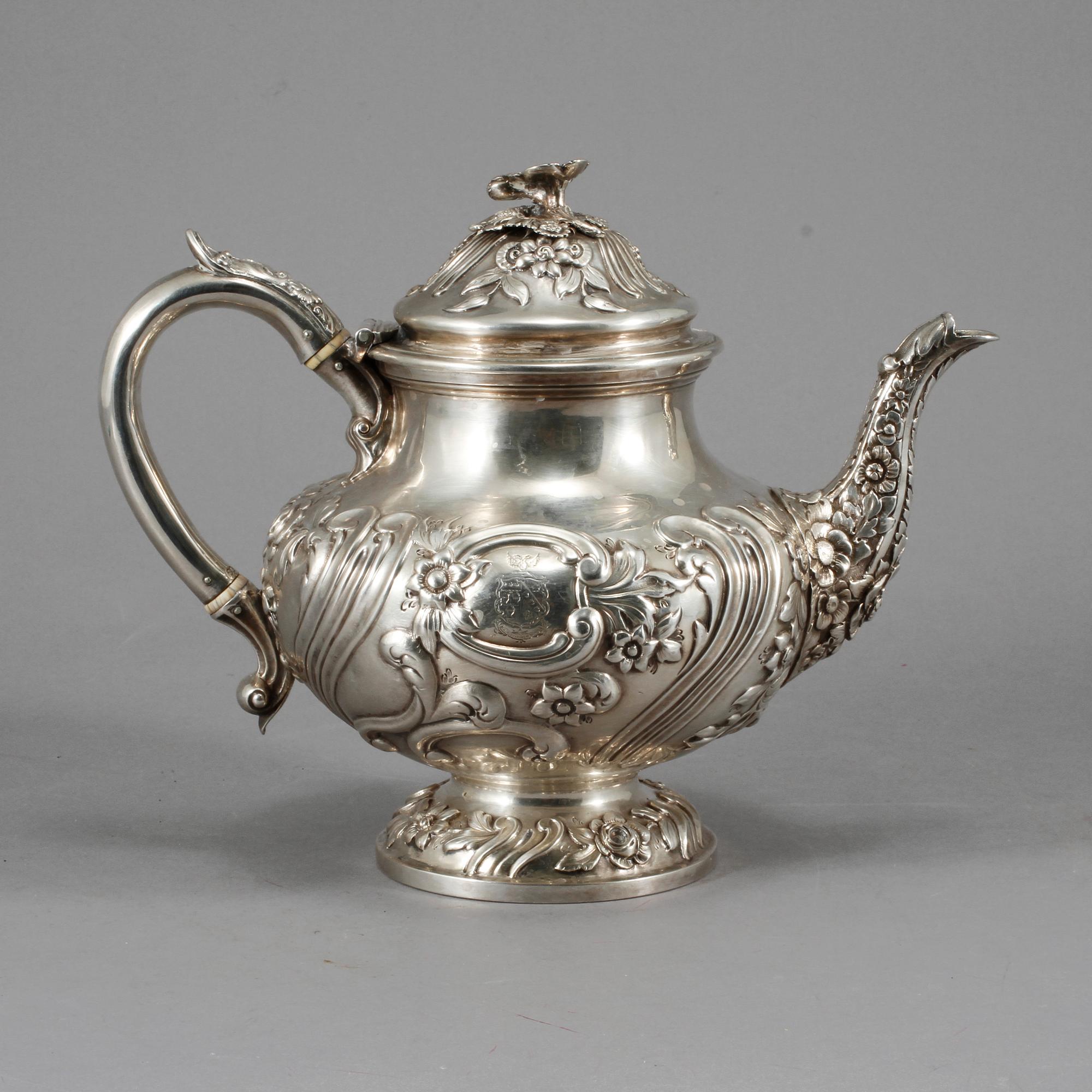 KANNA, silver, oidentifierad mästare J.A, London, England, 1852. Vikt 903 gram.