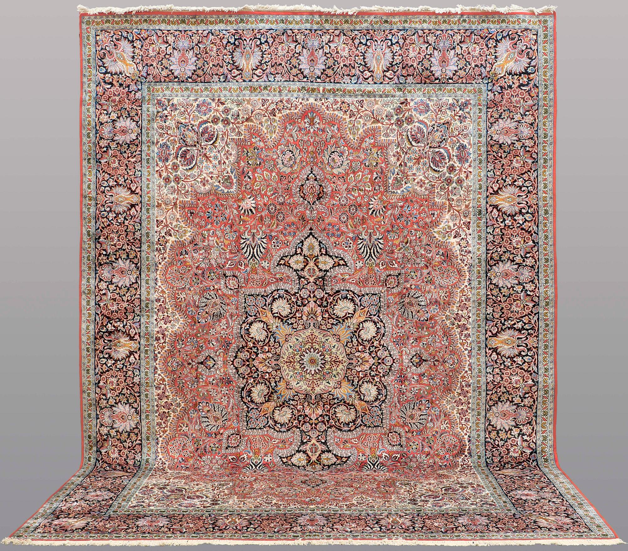 MATTA, Kashmir silke, ca 442 x 306 cm.