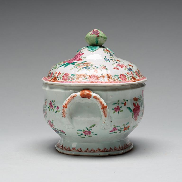 TERRIN med LOCK, kompaniporslin. Qingdynastin, Qianlong (1736-95).